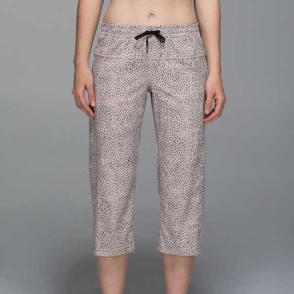 lululemon athletica Pants - LULULEMON Grain Step Leopard Lively Crop Pants 8